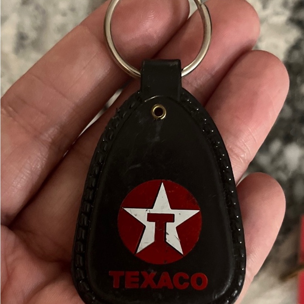 Vintage Texaco Black Plastic Keychain Oil and Gas